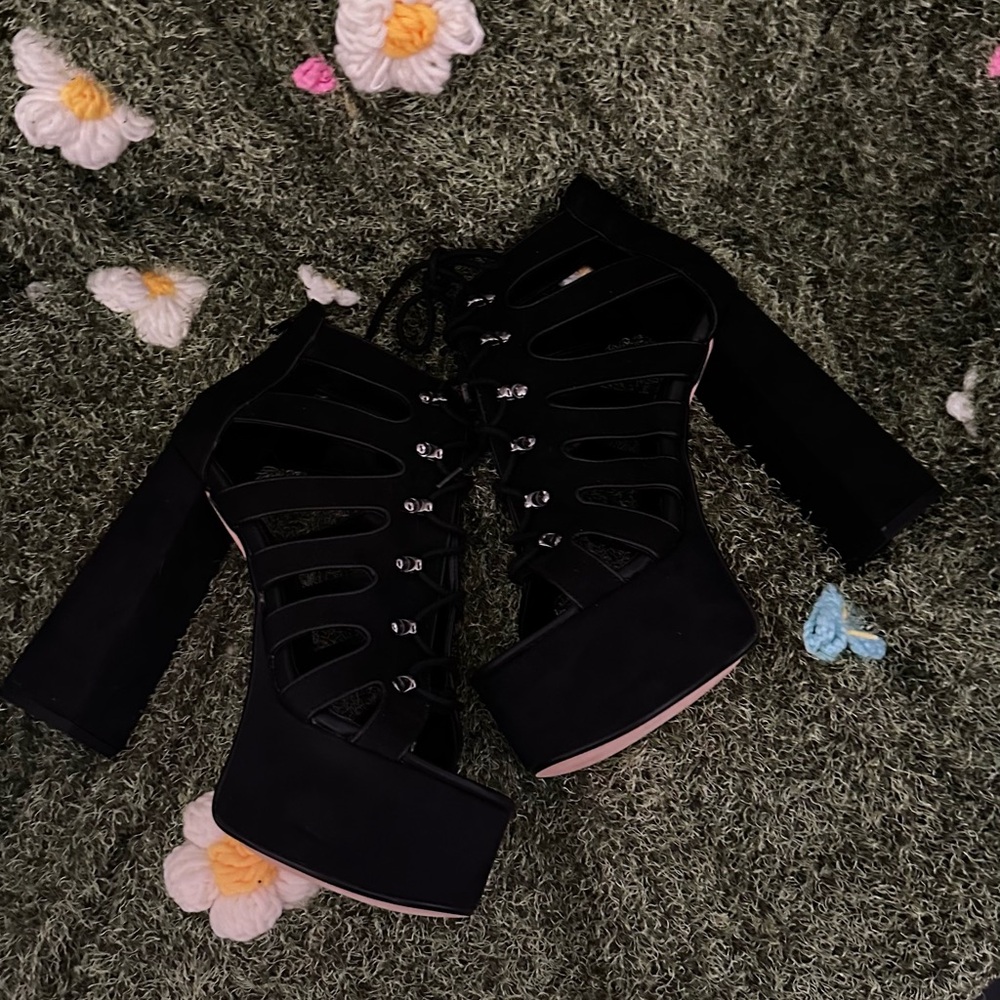 Dollskill heels